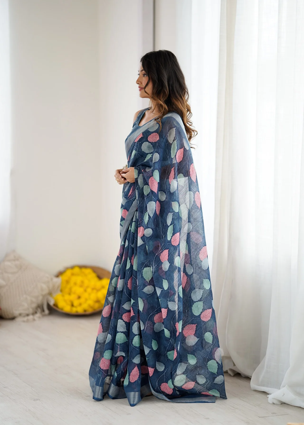 Lilan Patta Printed Saree with Unstich Georgette Blouse in Blue — photo 3 of 7