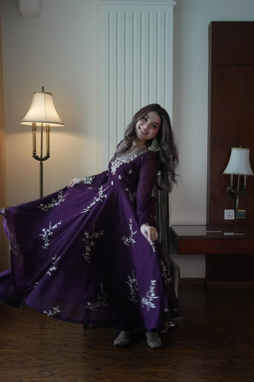 Fox Georgette Kurti Pant Dupatta Set for Women in Purple — photo 4 of 5