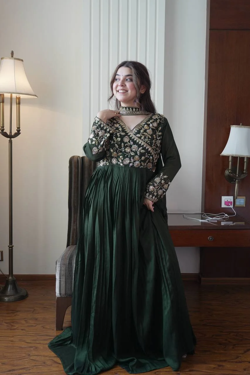 Blooming Vichitra Floor-Length Gown with Dupatta in Green — photo 4 of 10