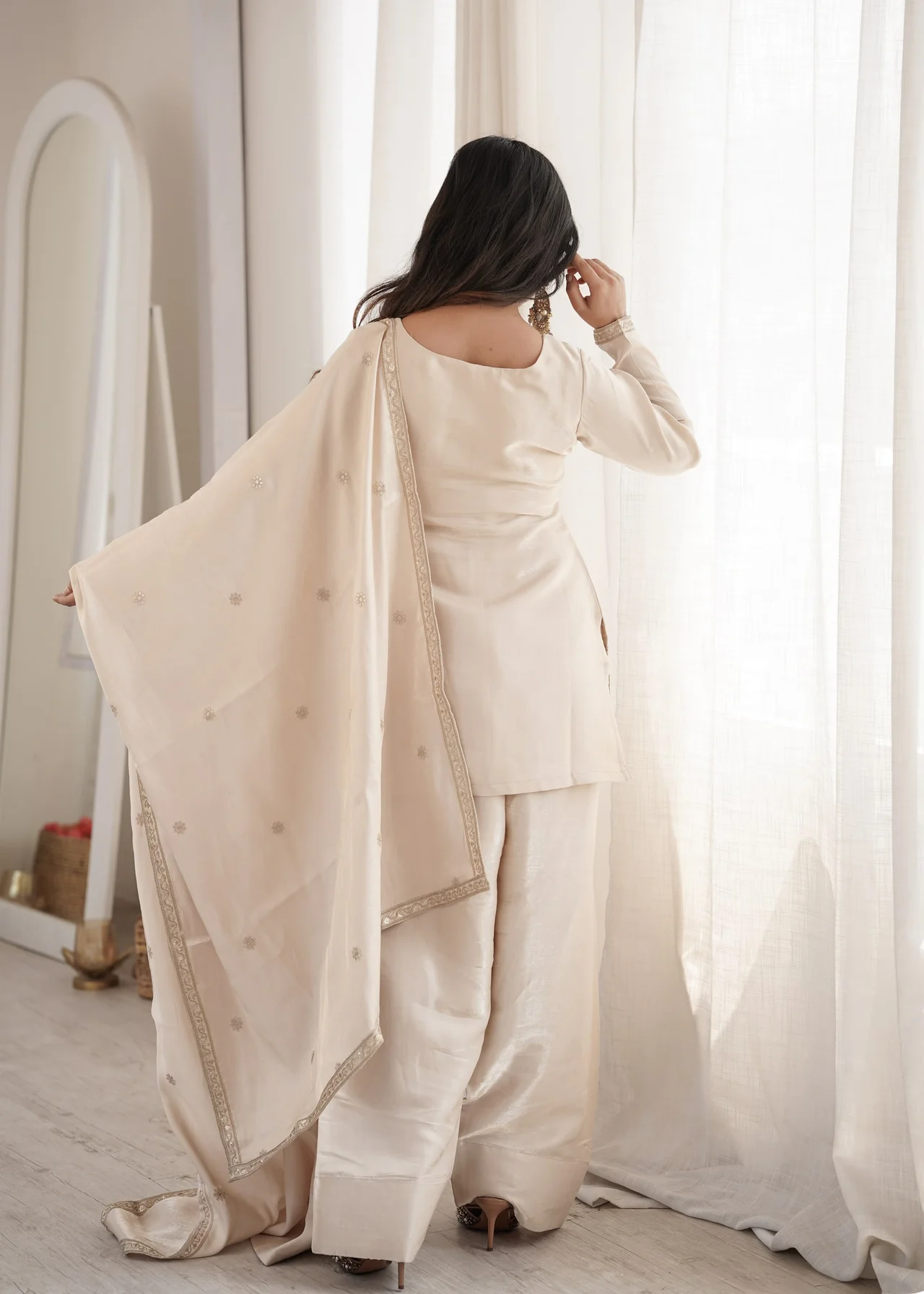 Premium Glass Roman Silk Kurta Set with Farshi Shalwar & Dupatta in Off White — photo 4 of 8