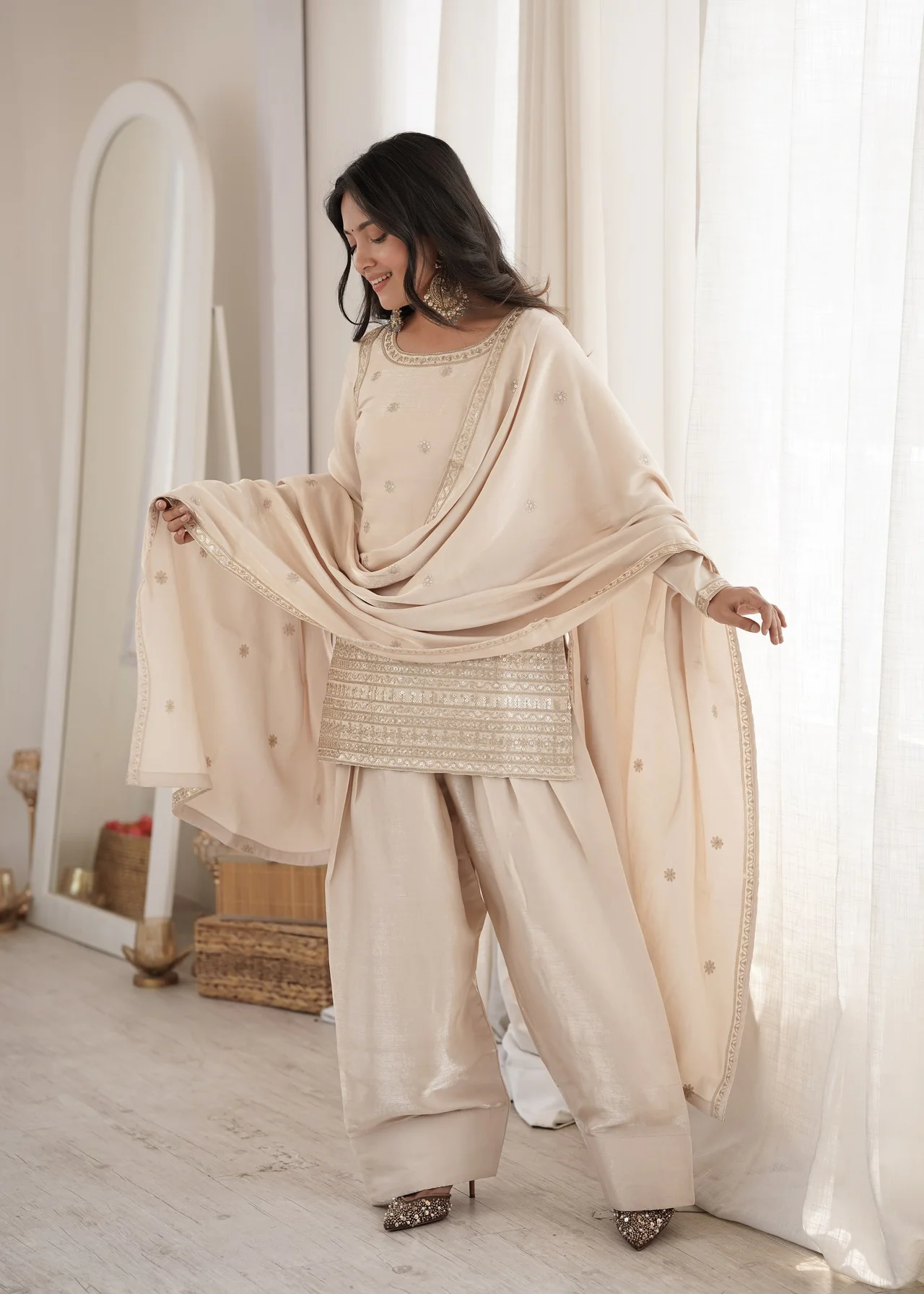 Premium Glass Roman Silk Kurta Set with Farshi Shalwar & Dupatta in Off White — photo 5 of 8