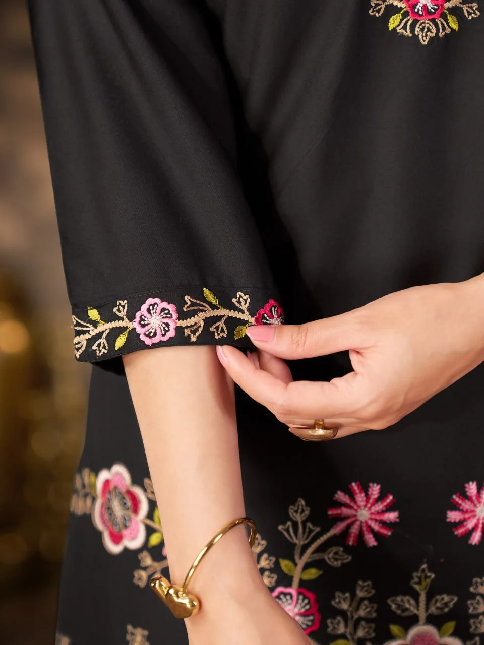 Women's Heavy Rayon Co-Ord Set with Multi Embroidery Thread & Hand Work in Black — photo 4 of 8