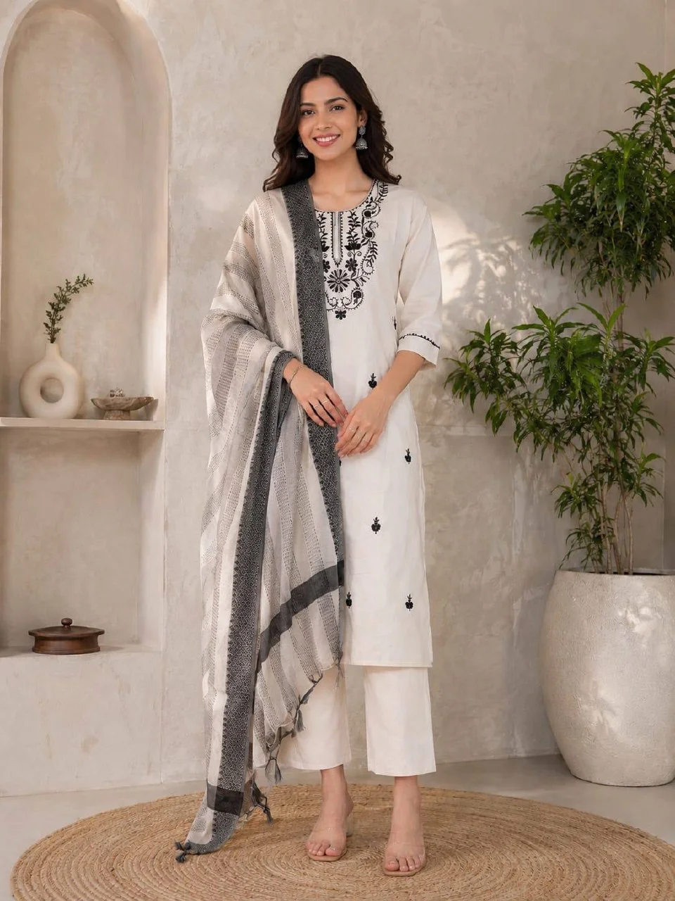 Cotton Floral Yoke Kurta Set with Palazzo in Off White — photo 2 of 7