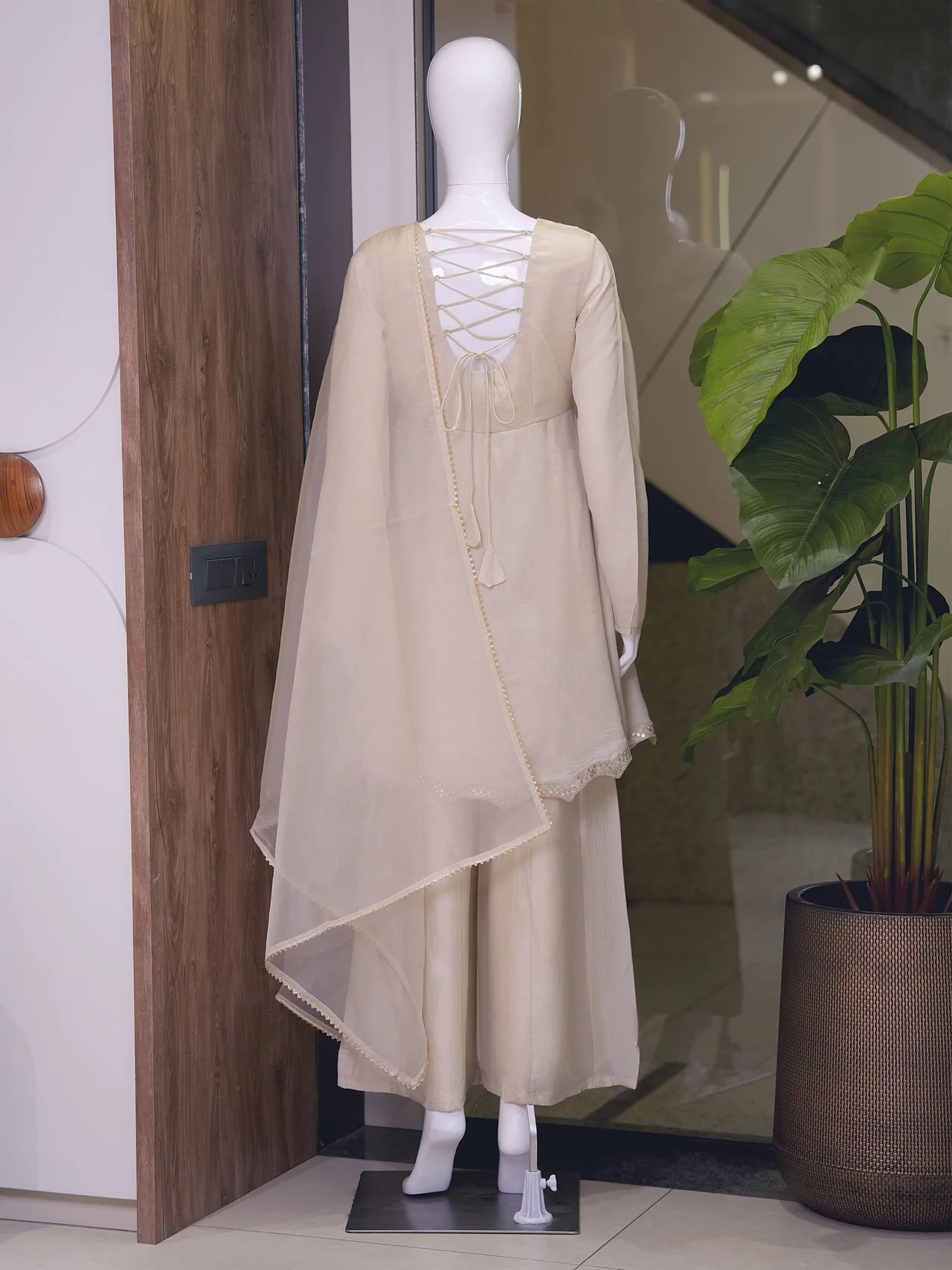 Silk Sequin Kurta Set with Organza Dupatta in Off White — photo 6 of 7