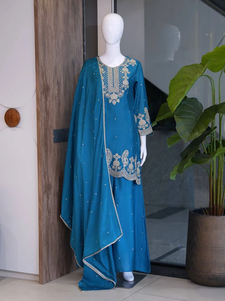 Chinon Embroidered Kurta Set with Dupatta in Peacock Blue — photo 5 of 7