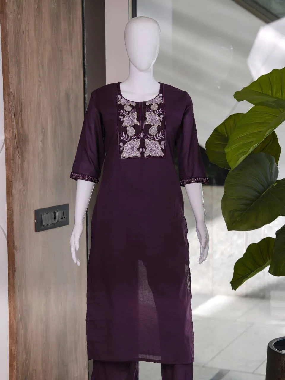 Cotton Rose Embroidered Straight Kurta Set in Purple — photo 7 of 8