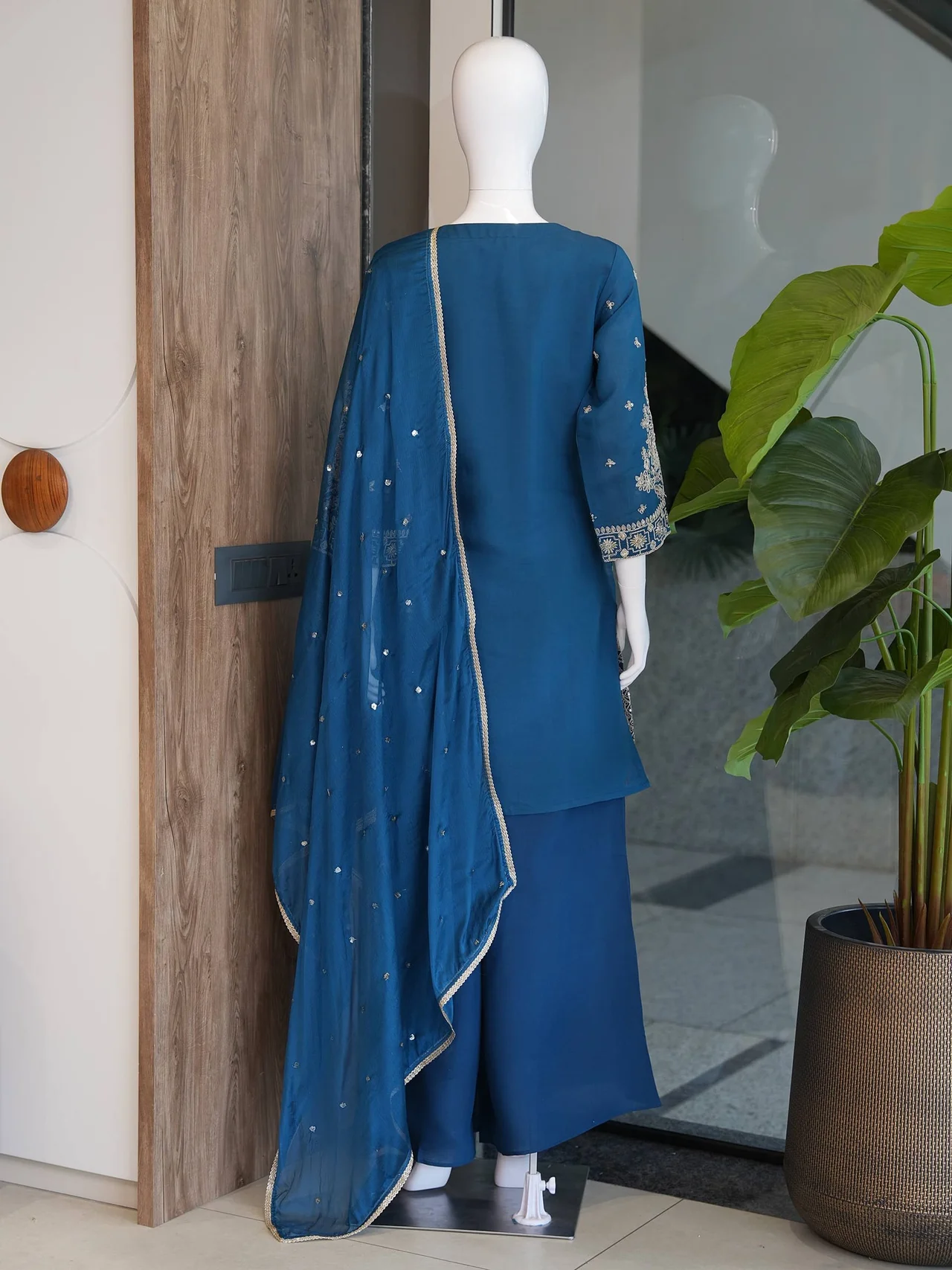 Roman Silk Embroidered Kurta with Dupatta in Peacock Blue — photo 7 of 7