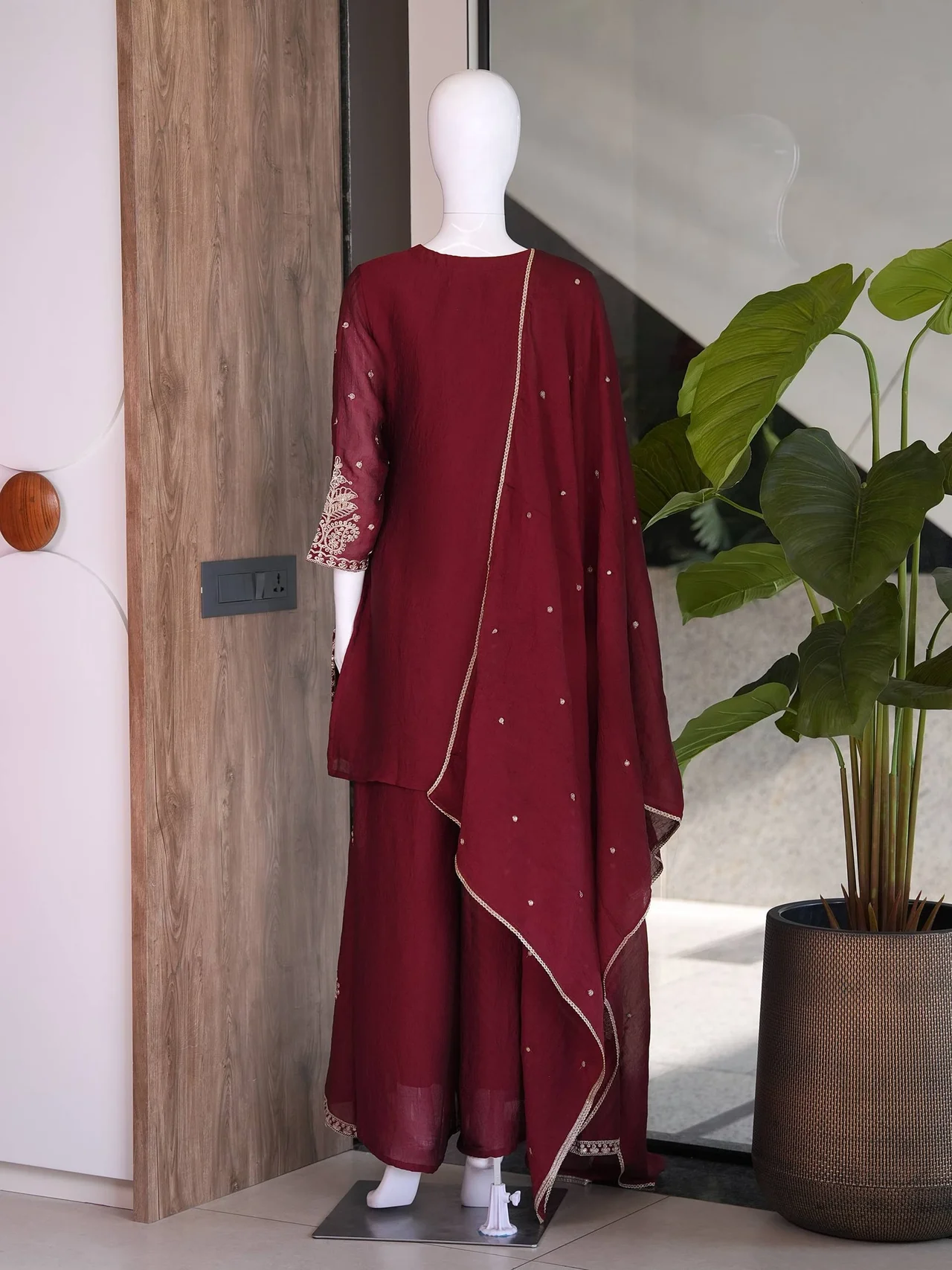 Sequin Butti Round Neck Kurta Palazzo Set in Maroon — photo 7 of 7