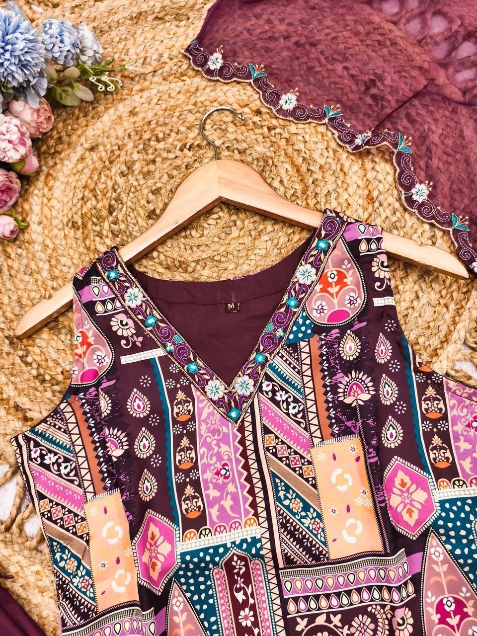 Satin Printed Sleeveless Kurta Set with Pant in Wine — photo 8 of 9