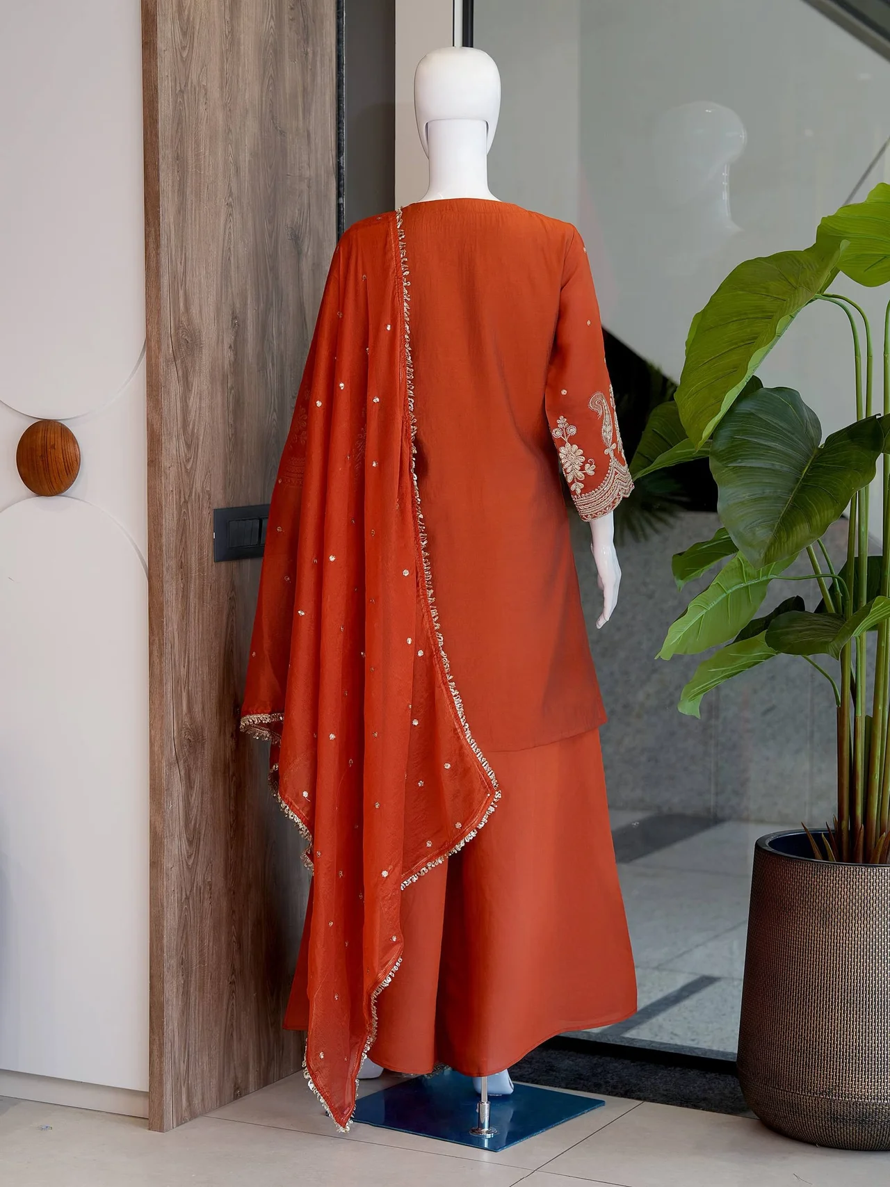Roman Silk Paisley Kurta Set with Dupatta in Rust — photo 7 of 7