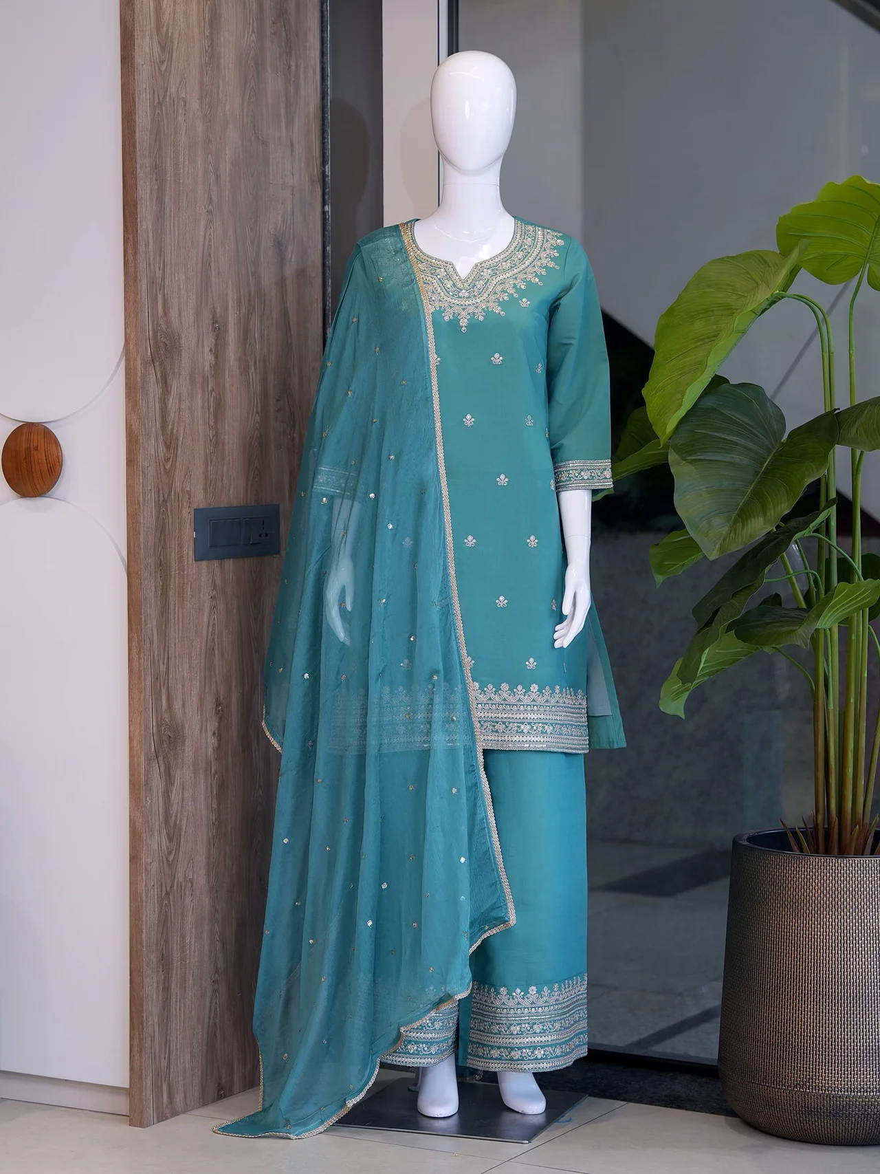 Roman Silk Notch Neck Kurta Set with Dupatta in Teal — photo 6 of 7