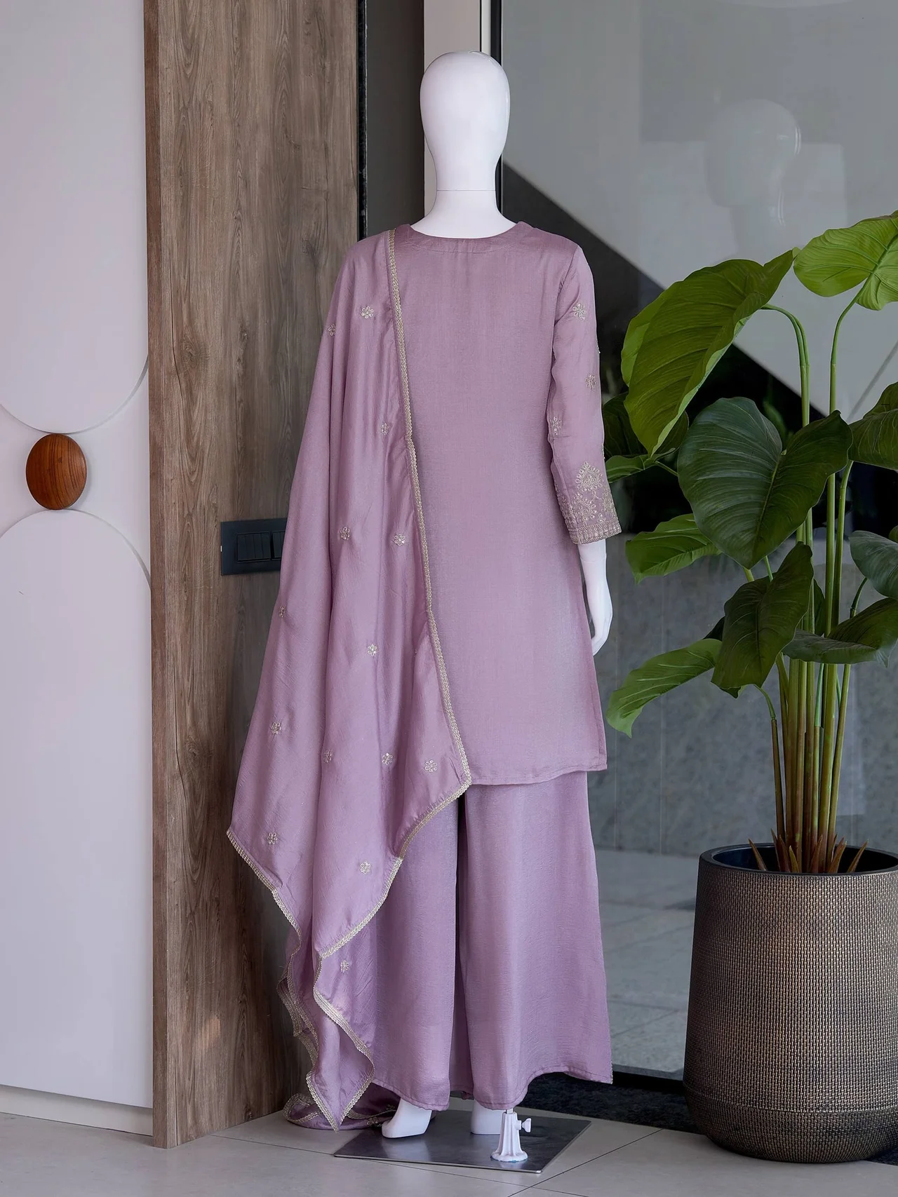 Silk V-Neck Sequin Kurta Set with Dupatta in Lilac — photo 6 of 6