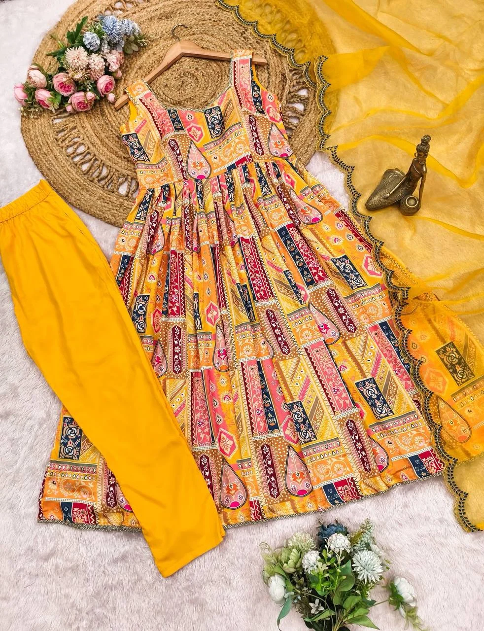 Sleeveless Anarkali Kurta Set with Dupatta in Yellow — photo 8 of 10