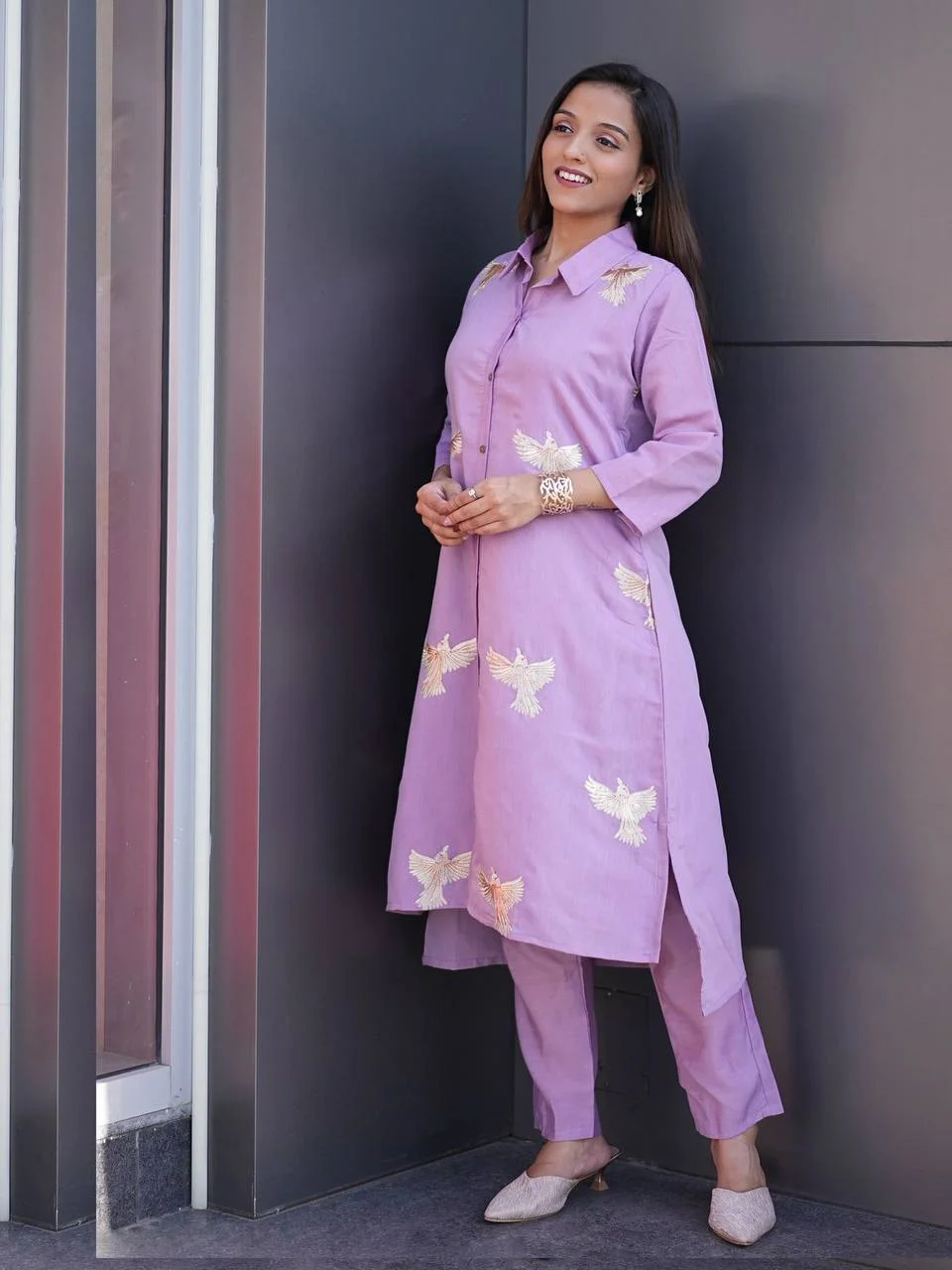 Roman Silk Bird Embroidered Kurta Set in Lilac — photo 3 of 9