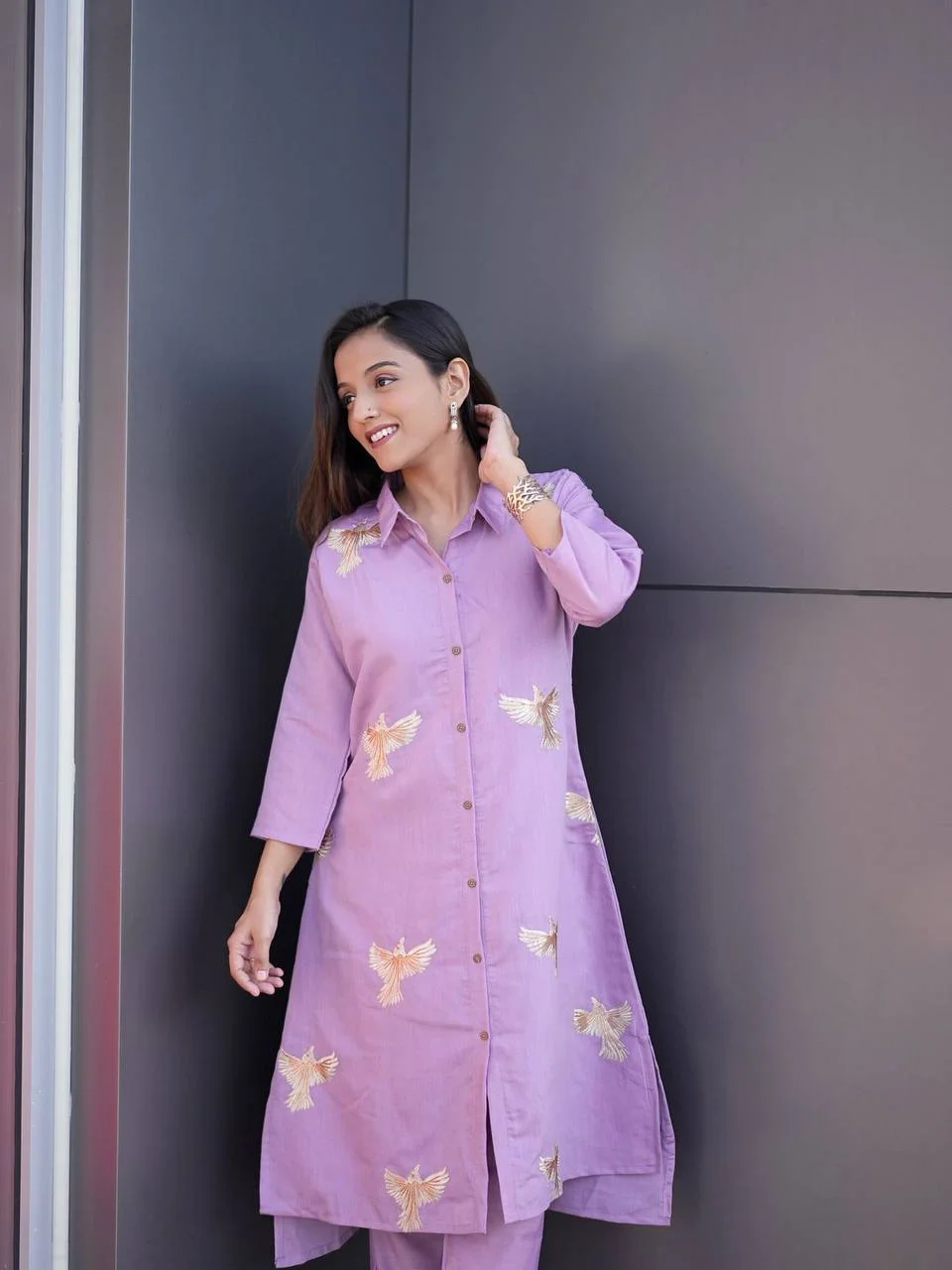 Roman Silk Bird Embroidered Kurta Set in Lilac — photo 4 of 9