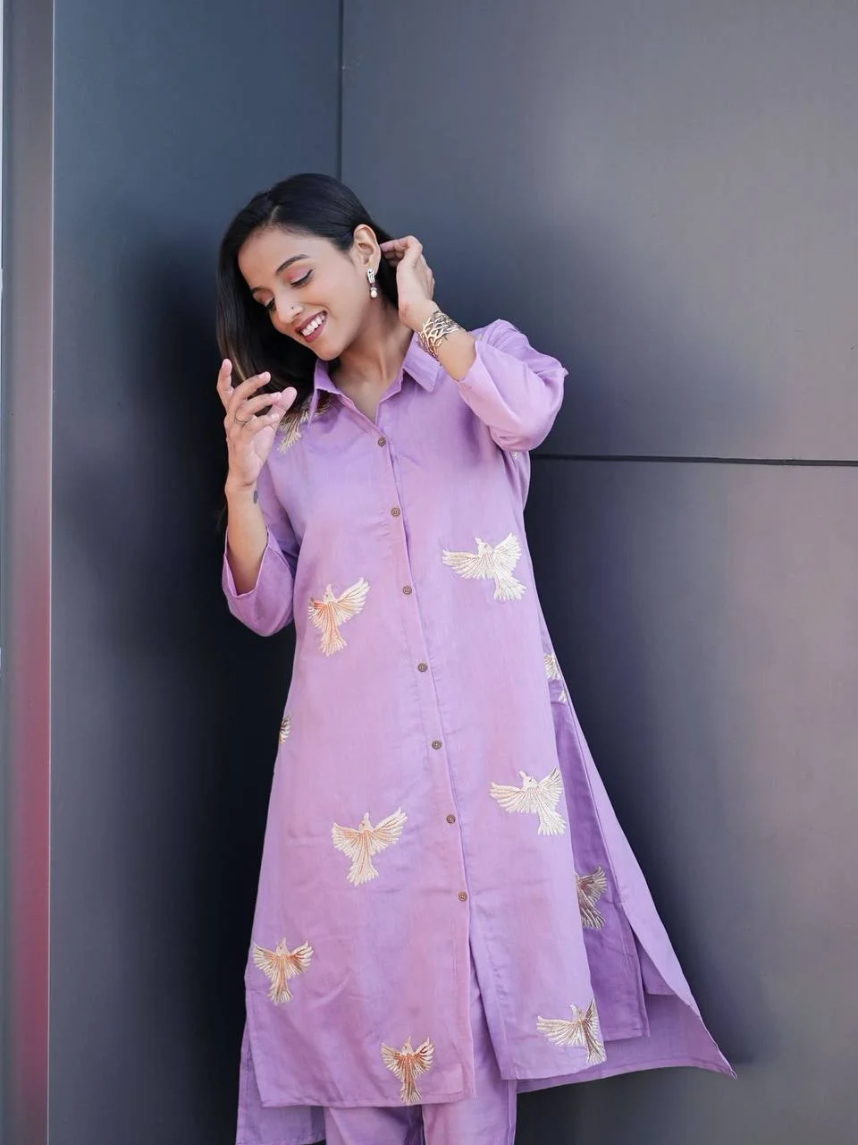 Roman Silk Bird Embroidered Kurta Set in Lilac — photo 5 of 9