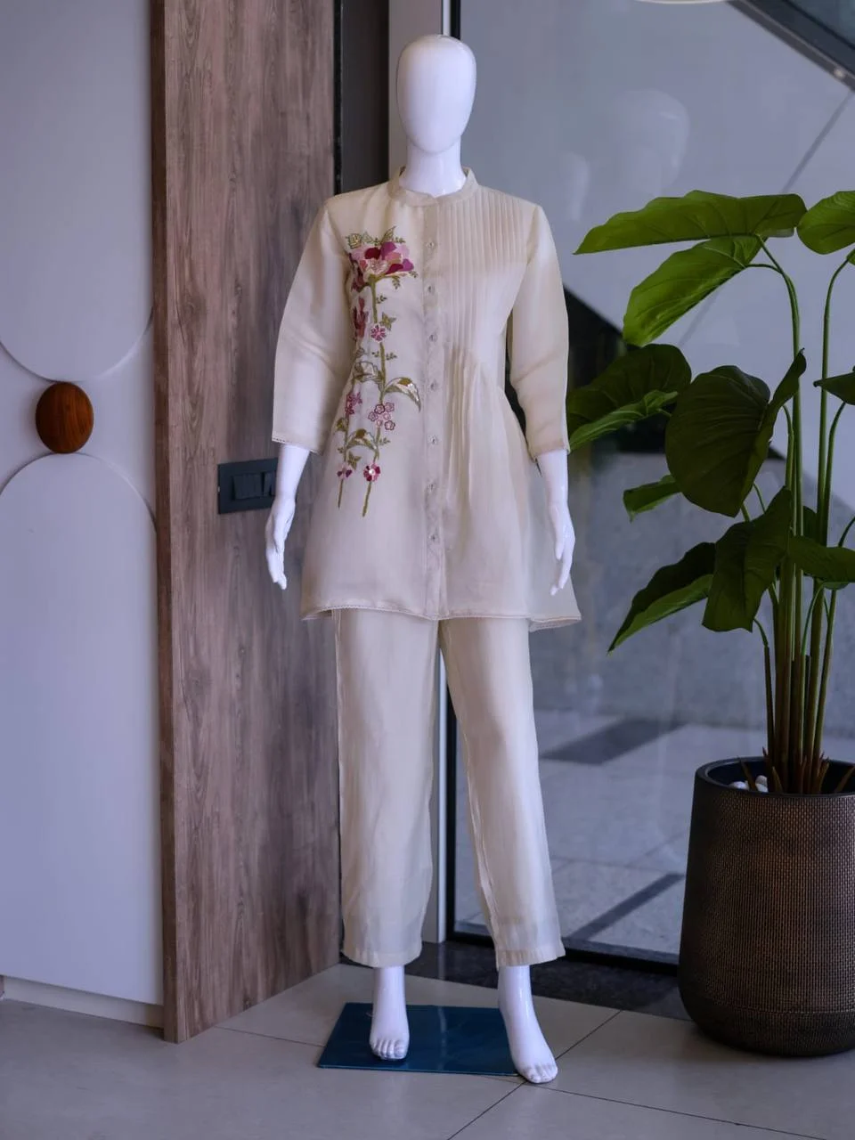 Chanderi Pintuck Embroidered Co-ord Set in Cream — photo 4 of 6