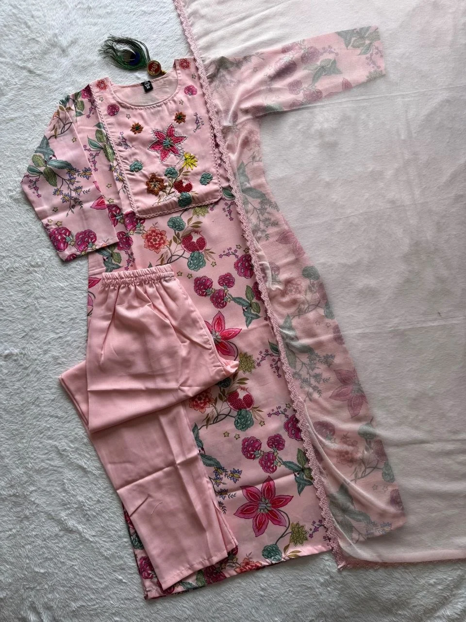 VIDALA CLOTHINGS Light Pink Pure Linen Cotton Kurti Pant Dupatta Set for Women in Peach — photo 7 of 7