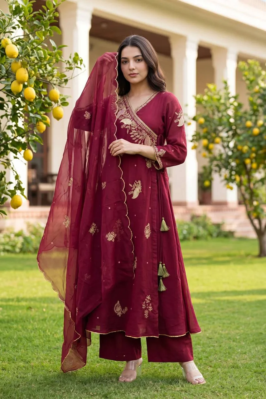 VIDALA CLOTHINGS Pure Mul Chanderi Kurti with Pant & Embroidered Dupatta Set in Maroon — photo 2 of 10