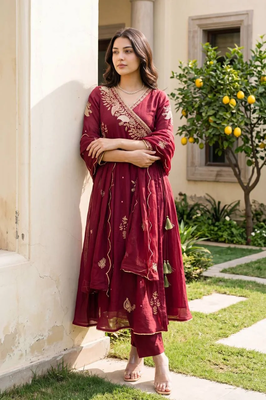 VIDALA CLOTHINGS Pure Mul Chanderi Kurti with Pant & Embroidered Dupatta Set in Maroon — photo 4 of 10