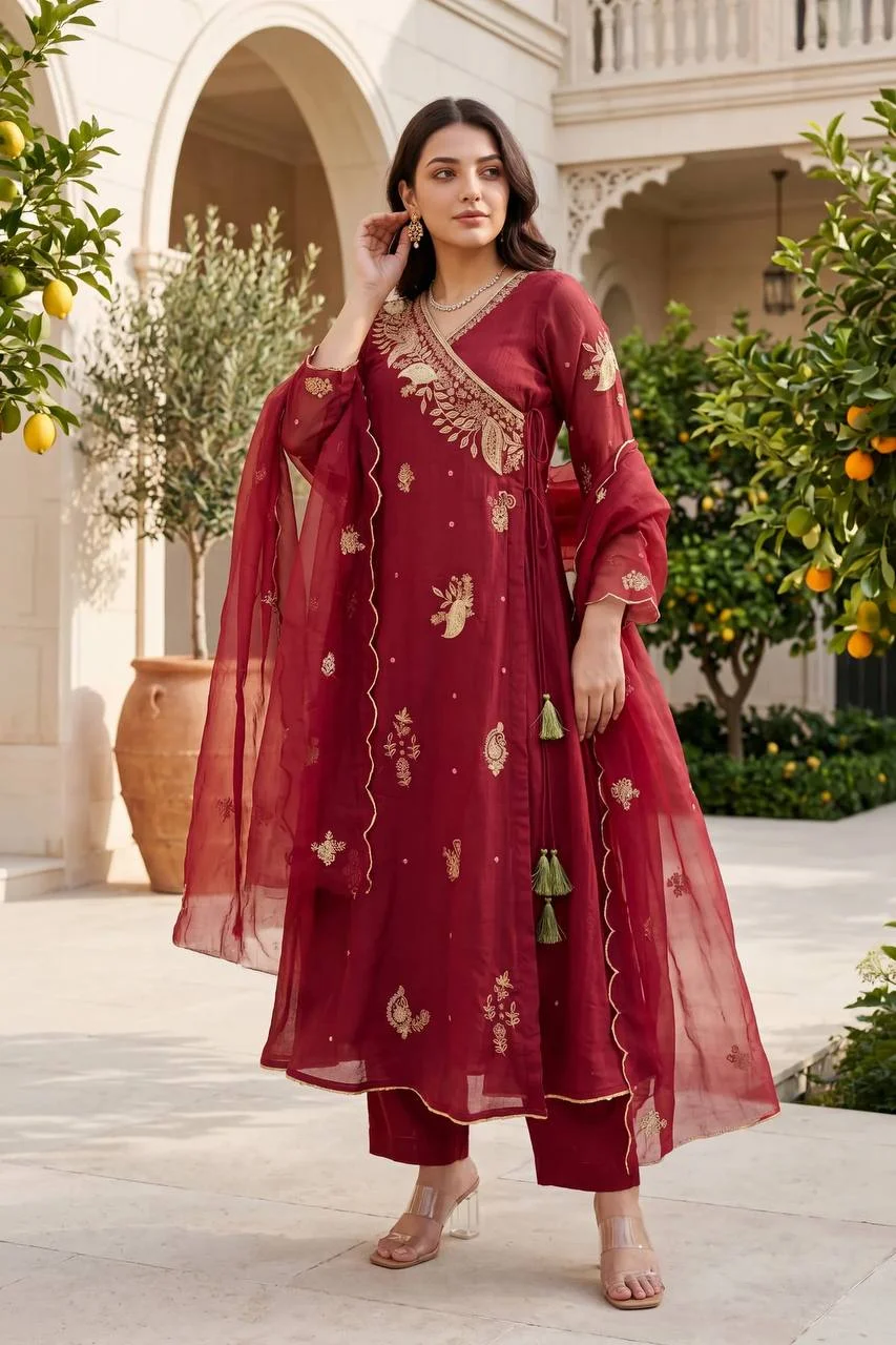 VIDALA CLOTHINGS Pure Mul Chanderi Kurti with Pant & Embroidered Dupatta Set in Maroon — photo 5 of 10