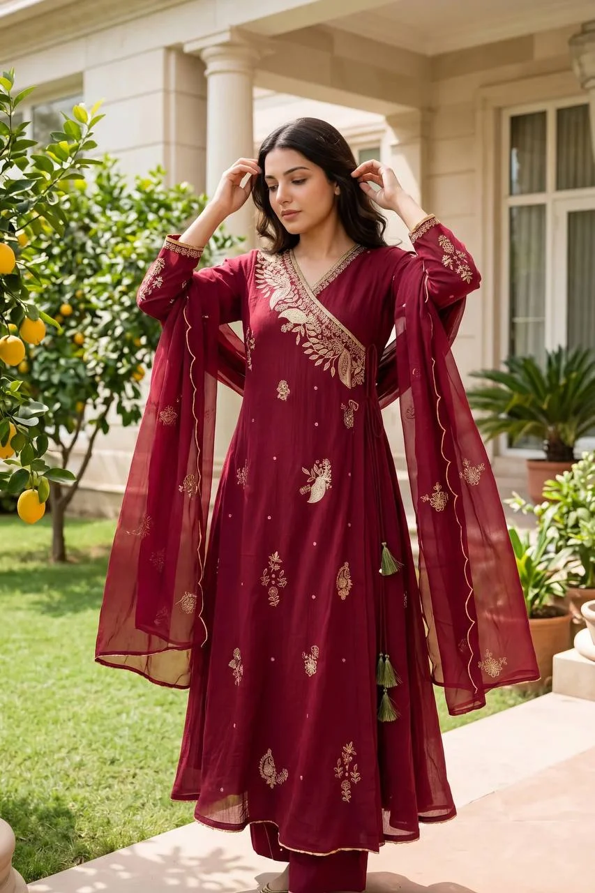 VIDALA CLOTHINGS Pure Mul Chanderi Kurti with Pant & Embroidered Dupatta Set in Maroon — photo 7 of 10